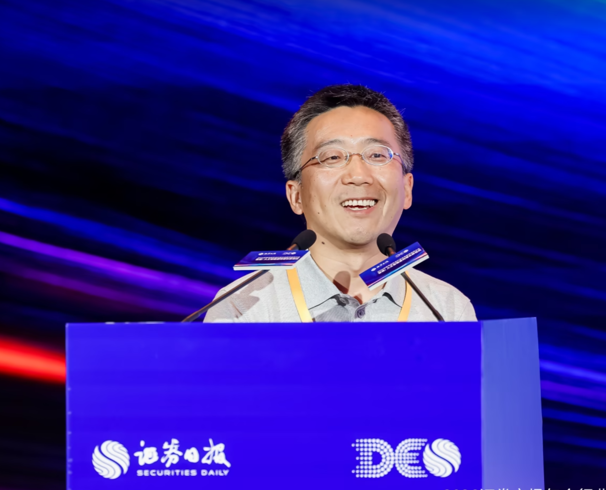 刘江.png